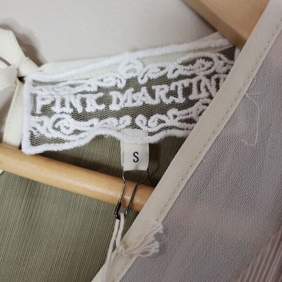 Pink Martini NWT Sleeveless Beige Green Asymmetrical Ribbed V-neck Top - Picture 3 of 15